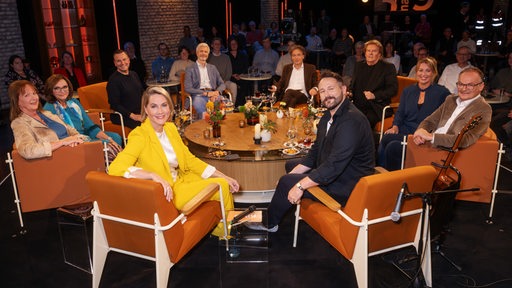 3nach9 mit dem Journalisten-Ehepaar Frank Plasberg und Anne Gesthuysen, Sänger Howard Carpendale, Sternekoch Tim Raue, Ehepaar Christel und Kristine Deubel, Sänger Florian Künstler, Forscher Tobias Esch.